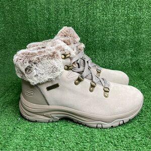 Skechers Women's Relaxed Fit: Trego Falls Finest ‎ 167178 Gray Faux Fur Sz 7 NEW